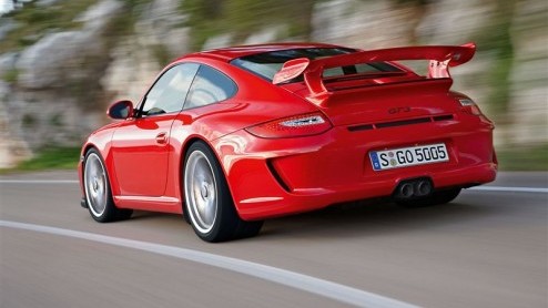 Bij Porsche kun je in Genve de nieuwe 911 GT3 en Cayenne Diesel bekijken. Twee tegenpolen, maar onder n gedachte. Sportiviteit en efficiency.