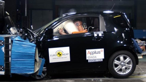 Deze week heeft het botsproefinstituut EuroNCAP een nieuw beoordelingssysteem gentroduceerd. De drie crashtest awards zijn vervangen door n award, die zich richt op de algehele bescherming die de a