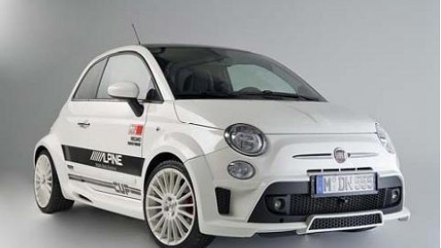 Niet splinternieuw, maar zeker de moeite waard om te bekijken: de Fiat 500 Alpine. Het doorgaans retro-Italiaantje kreeg een metamorfose, straalt nu sportiviteit uit en is volgehangen met audio en vid