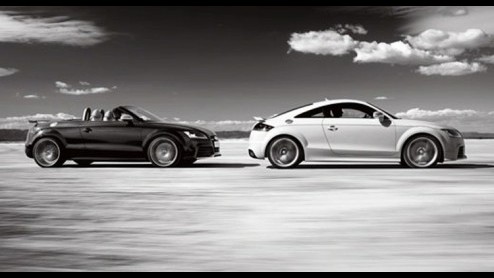 Audi heeft een nieuw topmodel voor de TT-reeks gepland. Het is de TT RS die we al meerdere malen met maar weinig verhulling wisten te signaleren. Inmiddels zijn er officile beelden opgedoken. Specs: 