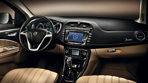 Lancia breidt het gamma van de Delta uit met de Delta Executive. Dit nieuwe 'vlaggenschip' schittert in Genve, te wachten op de veeleisende klant. Deze nieuwkomer zit vol moderne techniek en biedt no