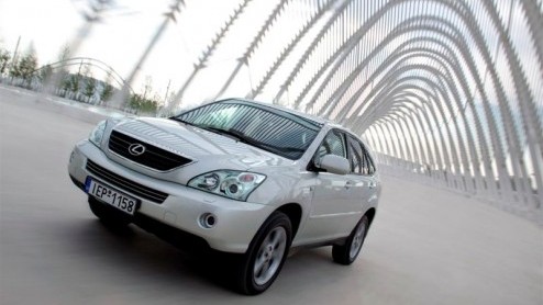Hoewel de AutoRAI pas in april zijn deuren opent, maakt Lexus bekend een aantrekkelijk uitloopmodel van de RX 400h te presenteren. De eerste SUV met vierwielaandrijving wordt namelijk  tot zijn opvol