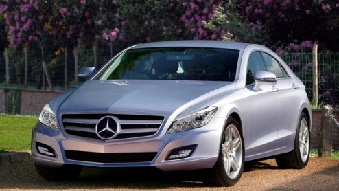 Mercedes heeft de vierdeurscoupe CLS al bijna vijf jaar in het gamma. Daarom is Mercedes-Benz al ver op weg een nieuwe generatie te ontwikkelen. Deze opvolger staat in 2011 bij de dealers en schuilt z