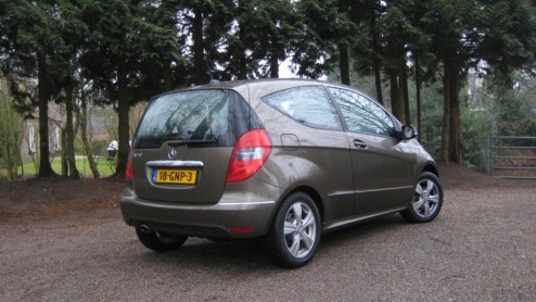 Stel, je bent op zoek naar een andere auto en je hebt maximaal 20.000 euro te besteden. Daar kun je toch iets heel behoorlijks van kopen. Maar, het moet wel een nieuwe auto zijn. Een Golfje, 207....of