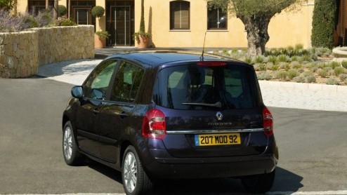 Renault biedt voor slechts 595 euro en LPG installatie aan voor de 1.4 en 1.6 16V benzinevarianten van de Clio Hatchback en Estate. Ook de (Grand) Modus kan voor weinig op LPG rijden.