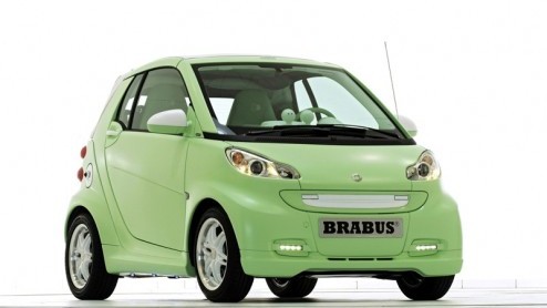 Smart tuner BRABUS vergrijpt zich aan elektriciteit. Een fortwo electric drive werd grondig bekeken en vervolgens opgeleukt. En ja, hij is nog steeds 'groen'.
