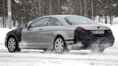 De klant is koning, dus heeft Mercedes hun luxueuze coupe CL onder de loep genomen. Om het ons gemakkelijk te maken wordt het facelift model naar alle waarschijnlijkheid omgedoopt tot S-Klasse Coupe.