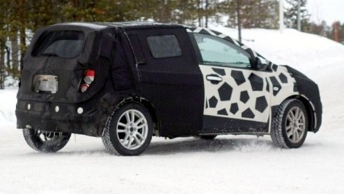 Met de komst van de Spark en Cruze zet Chevrolet vaart achter het verjongen van het modelgamma. Ook voor de Aveo beginnen de dagen te tellen. In de Scandinavische sneeuw werd zijn opvolger al gesignal