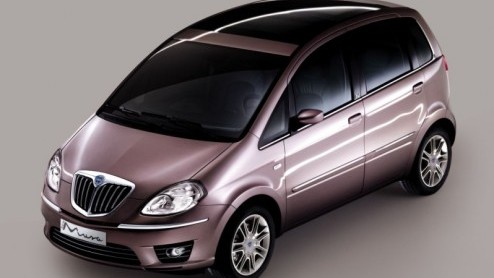 De Euro5 emissienorm komt er dit jaar aan, dus moeten diverse motoren weer opgeschoond worden. Lancia heeft in de Musa haar 1.4 16V benzinemotor vervangen door een nieuwe versie, die zuiniger is gew