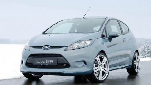 Bij Loder1899 vonden ze de Ford Fiesta nog wat te bescheiden. Daarom grepen ze een driedeurs bij de kladden en werd er een bodykit met groot lichtmetaal ontwikkeld. De toch al verre van saaie Fiesta z