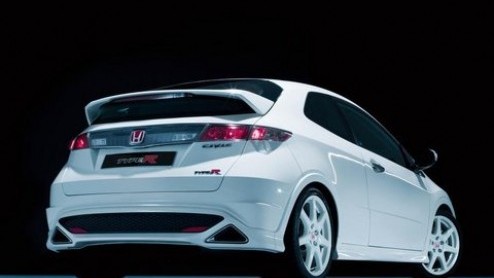 Honda heeft een bijzondere Civic Type R geprijsd. Het gaat om de Championship White Edition, als eerbetoon aan Hondas eerste Formule 1 bolide, die naast de witte lakkleur ook van een limited slip dif