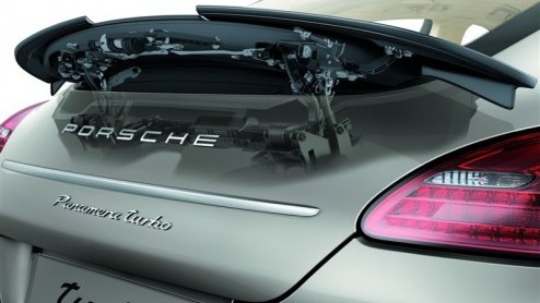 Porsche wil graag nog een aantal high-tech snufjes van de nieuwe Panamera toelichten, voordat de Gran Turismo in Shanghai wordt onthuld. De sportieve en luxueuze vierzitter krijgt onder meer een start