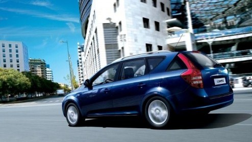 Dat Kia graag betaalbare modellen in de aanbieding heeft wordt vandaag nog eens duidelijk. De Koreanen verlagen de prijzen van Kia Picanto, cee'd, pro_ceed, C'eed SW en Sportage, waarbij het voordeel