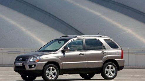 Dat Kia graag betaalbare modellen in de aanbieding heeft wordt vandaag nog eens duidelijk. De Koreanen verlagen de prijzen van Kia Picanto, cee'd, pro_ceed, C'eed SW en Sportage, waarbij het voordeel