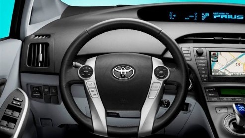 Bijna alles aan de nieuwe Toyota Prius is nieuw. Behalve zijn prijs. Voor de nieuwste generatie betaal je 24.990 euro en dat is geen euro meer of minder dan zijn voorganger. Wel profiteer je van het n