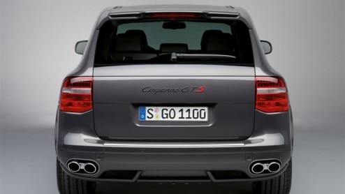 Porsche gaat exclusief met de Cayenne GTS Porsche Edition 3. Deze populaire sportieve mastodont werd op basis van een standaard Cayenne GTS speciaal aangekleed. Daar kan (helaas?) niet iedereen plezie
