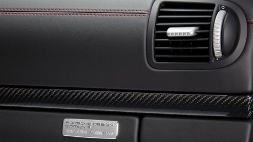 Porsche gaat exclusief met de Cayenne GTS Porsche Edition 3. Deze populaire sportieve mastodont werd op basis van een standaard Cayenne GTS speciaal aangekleed. Daar kan (helaas?) niet iedereen plezie