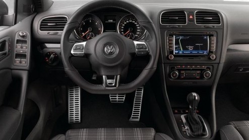 Nu de Volkswagen GTI op dit moment aan de pers wordt voorgesteld, is het tijd voor nog een sportief topmodel uit de Golf-reeks. Daarvoor haalt Volkswagen de 'GTD' van stal, met 170 pk diesel en een ei
