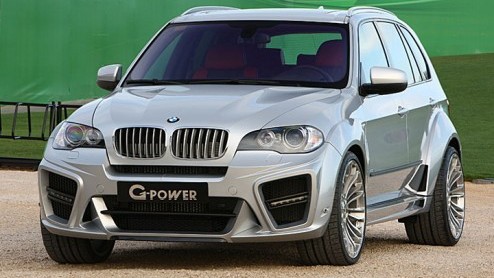 G-Power is trots. Zij hebben de sterkste BMW SUV in handen en geven deze de niet bescheiden naam G-Power X5 Typhoon. Niet zo gek als je weet dat onder deze onder handen genomen BMW X5 een 4.8 V8 met c
