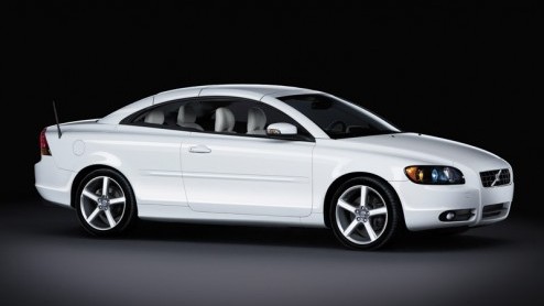 Volvo introduceert op de AutoRAI 2009 de C70 Tourer. Een zeer scherpe aanbieding van de C70, de dynamische coupe-cabriolet uit Zweden. Hij kost 49.995 euro en is uiteraard speciaal uitgerust, met benz