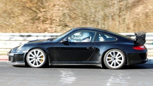 Als er nieuwe beelden van de 911 Coupe op ons bureau verschijnen, willen we je deze natuurlijk niet onthouden. Ondanks dat deze intern aangeduide 998 pas voor 2011 staat gepland, kunnen we alvast ee