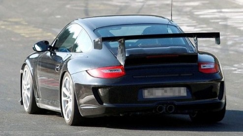 Als er nieuwe beelden van de 911 Coupe op ons bureau verschijnen, willen we je deze natuurlijk niet onthouden. Ondanks dat deze intern aangeduide 998 pas voor 2011 staat gepland, kunnen we alvast ee