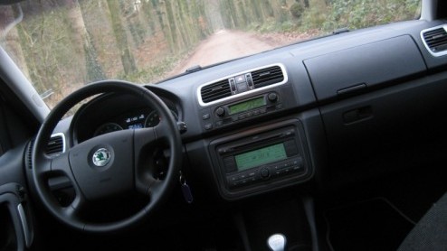 De laatste tijd doen autofabrikanten er alles aan om compacte familieautos met ruimte modieus voor de dag te laten komen. Met excentrieke designsnufjes, imposante wielen en de nodige robuuste element