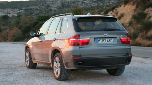 BMW gaat behoedzaam om met de vernieuwing van kaskrakers. De enkele weken geleden gentroduceerde Mini is meer een evolutie dan een revolutie en ook de geheel nieuwe BMW X5 doet erg veel denken aan zi