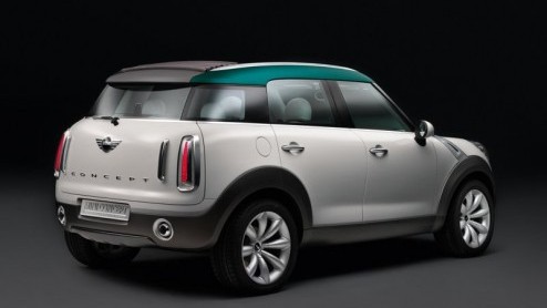 Nu de nieuwe Mini Cabriolet bij de dealers is gearriveerd kunnen we onze zinnen gaan zetten op de crossover-versie Crossman. Deze uit de kluiten gewassen en opgestoerde Mini rolt volgend jaar de dea