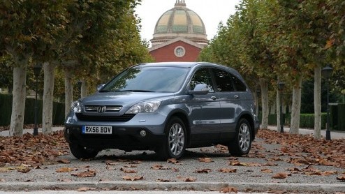 Honda is een van de grondleggers van de vandaag de dag zo populaire SUV. Vandaar dat het Japanse merk inmiddels al aan de derde generatie van de CR-V toe is. En die auto werd opmerkelijk genoeg ruimer