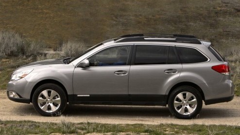 De nieuwe Subaru Legacy hebben we al kunnen zien, nu is ook de opgetuigde Outback-versie geen geheim meer. Met stoerdere bumpers en een robuster ogende carrosserie is deze vierde generatie Outback een