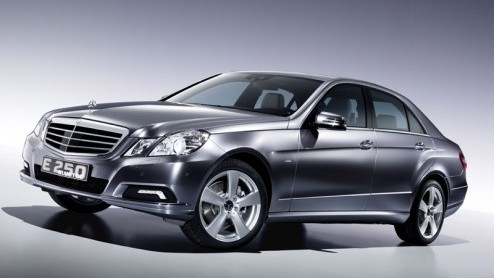 Nog niet voor ons, maar wel in de maak is de Mercedes-Benz E 250 BlueTec. In navolging van de 300/350 BlueTec is nu de nieuwe viercilinder twinturbodiesel van Das Haus aan de beurt voor een schoonheid