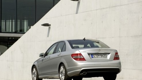 Mercedes houdt haar modellen natuurlijk zo veel mogelijk up to date. Daarom kunnen de C, CLS, GLK en SL(K) rekenen op verrijkte uitrustingsmogelijkheden en nieuwe motoren en type-aanduidingen.