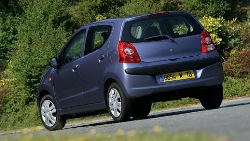 Zeg Suzuki Alto, zeg Nissan Pixo. Nissan verwelkomt hun nieuwe stadsauto  gebaseerd op de Alto - op de Nederlandse markt. Dit compacte vijfdeurs stadswonder staat in juli bij de dealers, beplakt met