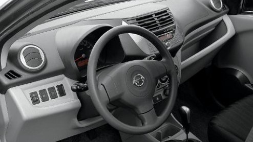 Zeg Suzuki Alto, zeg Nissan Pixo. Nissan verwelkomt hun nieuwe stadsauto  gebaseerd op de Alto - op de Nederlandse markt. Dit compacte vijfdeurs stadswonder staat in juli bij de dealers, beplakt met