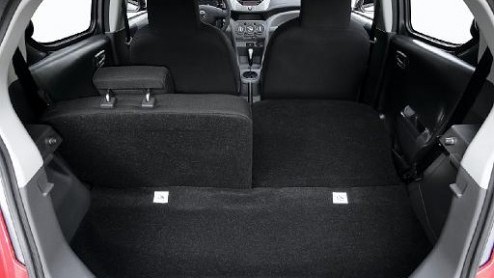 Zeg Suzuki Alto, zeg Nissan Pixo. Nissan verwelkomt hun nieuwe stadsauto  gebaseerd op de Alto - op de Nederlandse markt. Dit compacte vijfdeurs stadswonder staat in juli bij de dealers, beplakt met