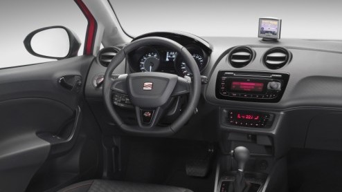In navolging van de vernieuwde Seat Leon kan ook de Leon Cupra op een opfriskuur rekenen. Deze potente Spanjaard stelt zich samen met de Ibiza FR alvast voor met tekst, beeld en uitleg. Volgende maand