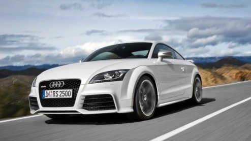 De prijzen van de Audi TT RS zijn bekend. Het nieuwe topmodel van de Audi TT-reeks is er als Coup vanaf 76.990 euro en als Roadster voor minimaal 81.475 euro. Voor deze flinke smak geld kun je op pad