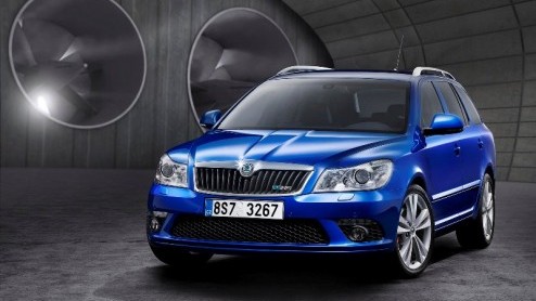 Nu de Skoda Octavia recent is vernieuwd, completeren de Tsjechen het gamma met de opgefriste Scout en RS.