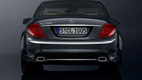 De Mercedes-ster bestaat 100 jaar en viert dat met een speciale CL-Klasse. Voor het jubileummodel schaadt overdaad niet, dus is de CL getooid in een AMG-jas en rijkelijk uitgerust. De feestvreugde bli