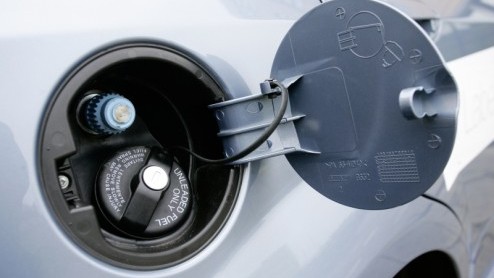 Je hebt van die autos die hun tijd nog vooruit zijn. De Fiat Grande Punto Natural Power is er zo een. Deze Italiaan rijdt weliswaar als elke andere Punto en ziet er ook heel gewoon uit, maar dat de