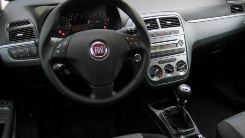 Je hebt van die autos die hun tijd nog vooruit zijn. De Fiat Grande Punto Natural Power is er zo een. Deze Italiaan rijdt weliswaar als elke andere Punto en ziet er ook heel gewoon uit, maar dat de