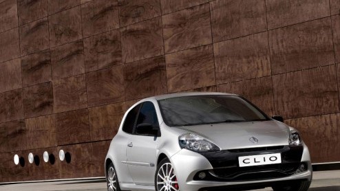 Op zoek naar een hot hatch? Bij Renault Sport weten ze wel raad. De nieuwe Clio RS met 200 pk op de voorwielen ademt sportiviteit in optima forma. Voor de 'puristen' is er zelfs een lichtgewicht versi