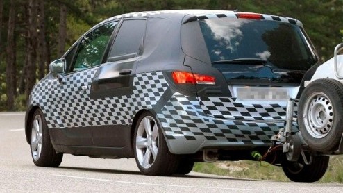 Uitstel betekent geen afstel. De Opel Meriva laat nog even op zich wachten, maar zijn komst in 2010 is zeker. Op de vandaag binnengekomen beelden ondergaat de ruimtevariant de nodige inspanning met ee