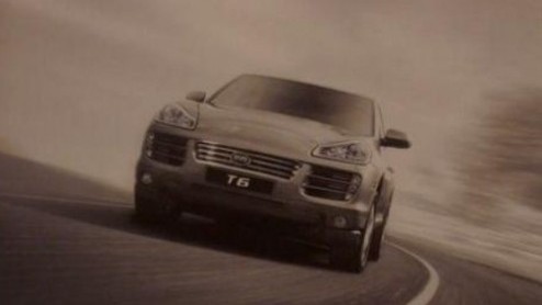 Zou het BYD het weer voor elkaar hebben? De Chinese autofabrikant met kopieerdrang heeft na de Toyota Aygo en Lexus RX-kloon nu een tot T6 omgedoopte Porsche Cayenne bedacht. De prestaties zijn overig