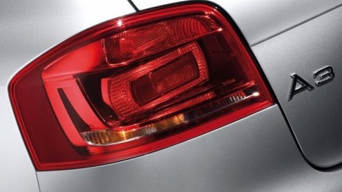 Het Britse Autocar komt met details over de nieuwe Audi A3, die voor 2011 gepland staat. Naast een driedeurs hatchback, de vijfdeurs Sportback en Cabriolet zou ook een sedan in het verschiet liggen. D