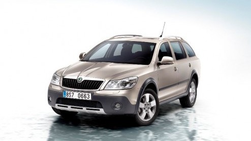 De prijzen van de nieuwe Octavia zijn al even bekend. Nu zijn ook de sportieve RS en robuuste Scout op waarde geschat. De RS met 2.0 TFSI 200 pk is er vanaf 33.500 euro, de Scout moet minstens 32.500