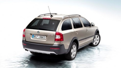 De prijzen van de nieuwe Octavia zijn al even bekend. Nu zijn ook de sportieve RS en robuuste Scout op waarde geschat. De RS met 2.0 TFSI 200 pk is er vanaf 33.500 euro, de Scout moet minstens 32.500