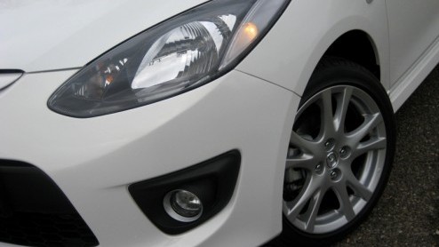 Een hot hatch is het nog niet, maar de Mazda2 1.5 GT-M is achter het stuur bijzonder vermakelijk. Zijn sportieve uitmonstering en pittige krachtbron komen goed tot hun recht, wel is de 2 net even kr