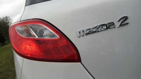 Een hot hatch is het nog niet, maar de Mazda2 1.5 GT-M is achter het stuur bijzonder vermakelijk. Zijn sportieve uitmonstering en pittige krachtbron komen goed tot hun recht, wel is de 2 net even kr